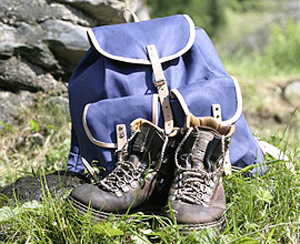 Rucksack und Wanderschuhe
