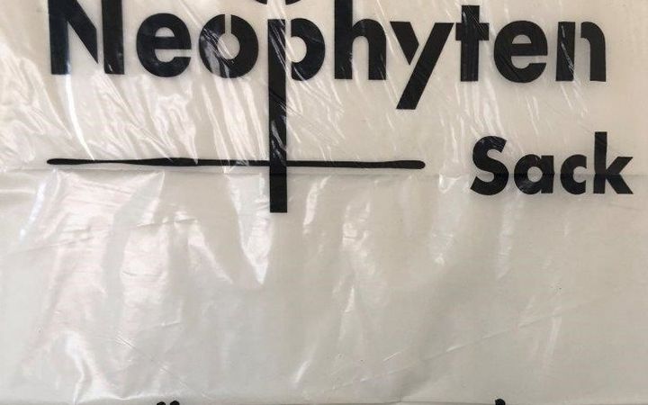 Invasive Neophyten - Gratis-Entsorgung mittels Neophytensäcke durch die Kehrichtabfuhr